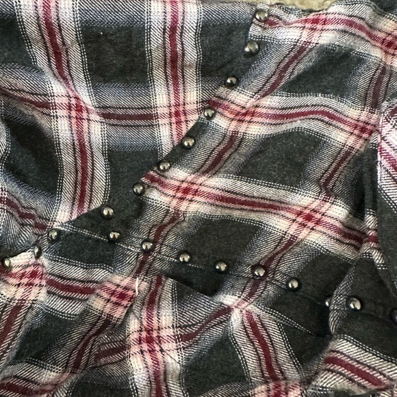 Studded Rails Flannel - Picture 3 of 4